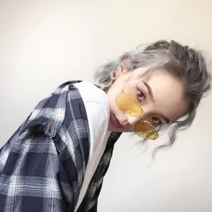 Meet your Posher, Claire